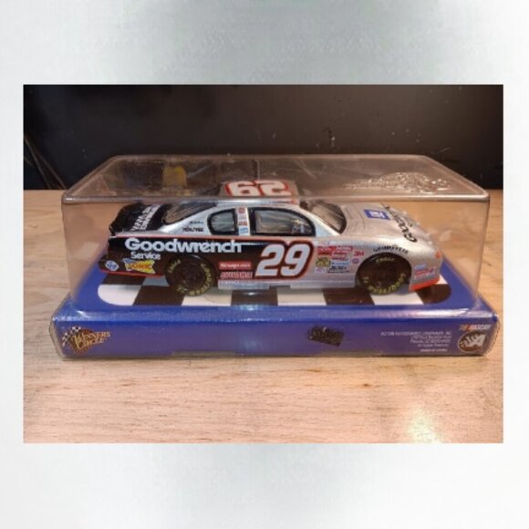 Winners Circle diecast 1:24 scale #29 Kevin Harvick car NIB 2002 Goodwrench - Picture 2 of 7